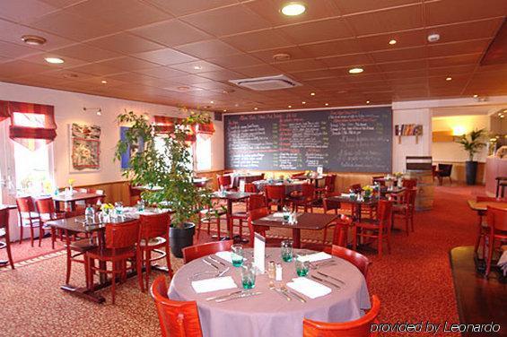 Brit Hotel Rennes Le Castel Restaurant foto