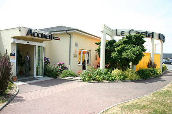 Brit Hotel Rennes Le Castel Exterior foto